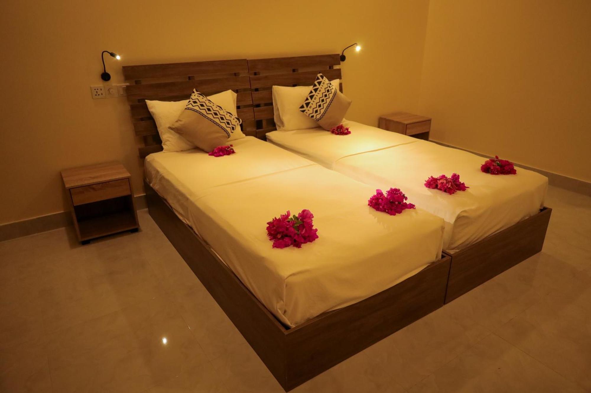 Charming Holiday Lodge- Addu Atoll Meedhoo, Maldives Dış mekan fotoğraf